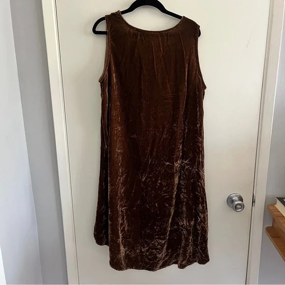 Bryn Walker Brown Lagenlook Velvet High Low Hem Sleeveless Short Dress - Picture 8 of 8